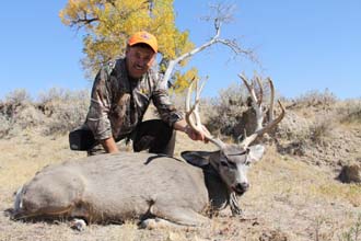 Wyoming Guided Trophy Deer Hunting