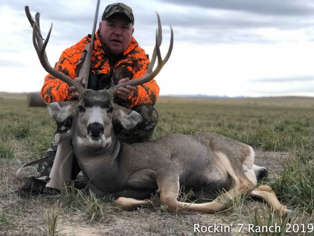 Wyoming Mule Deer Hunting Lodge