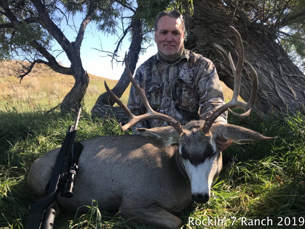 Wyoming Mule Deer Hunting Outfitters Lodge